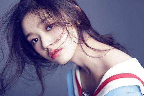 娱乐吃瓜艺人出道前改名,揭秘娱乐吃瓜艺人改名背后的故事